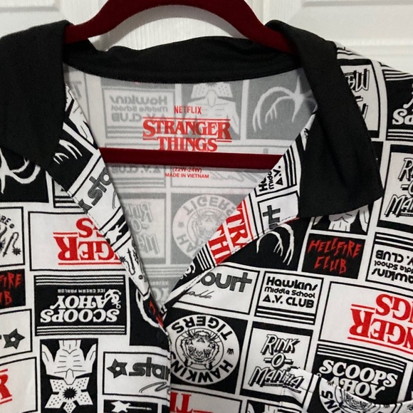 Netflix Stranger Things  2 piece pajama set. - Picture 2 of 10